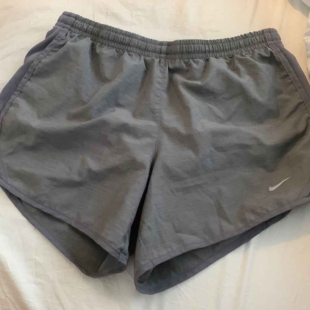 girls size large nike dri-fit shorts